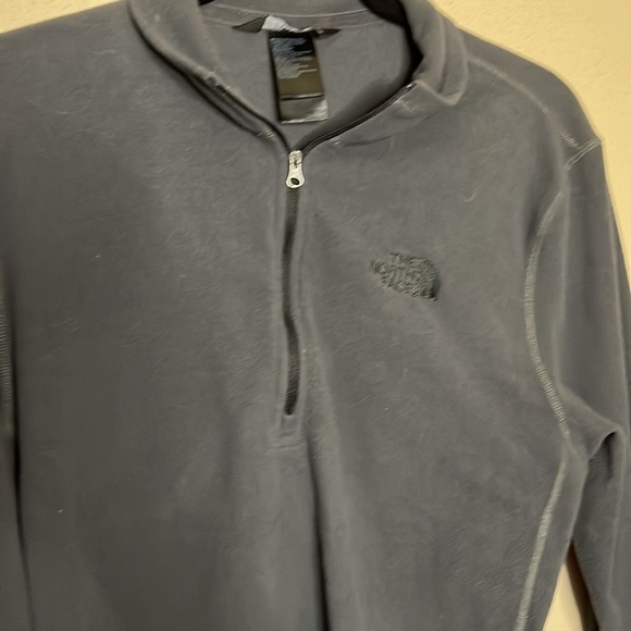 The North Face 1/2 zip pullover Top - Picture 3 of 7